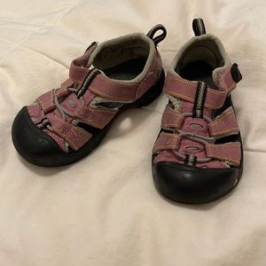 Keen water shoes, size 6